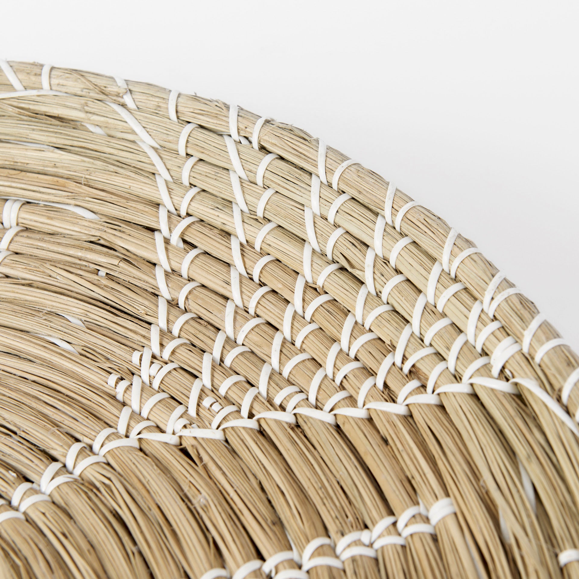 Mekhi Round  Hanging Plate-thumbmail-6