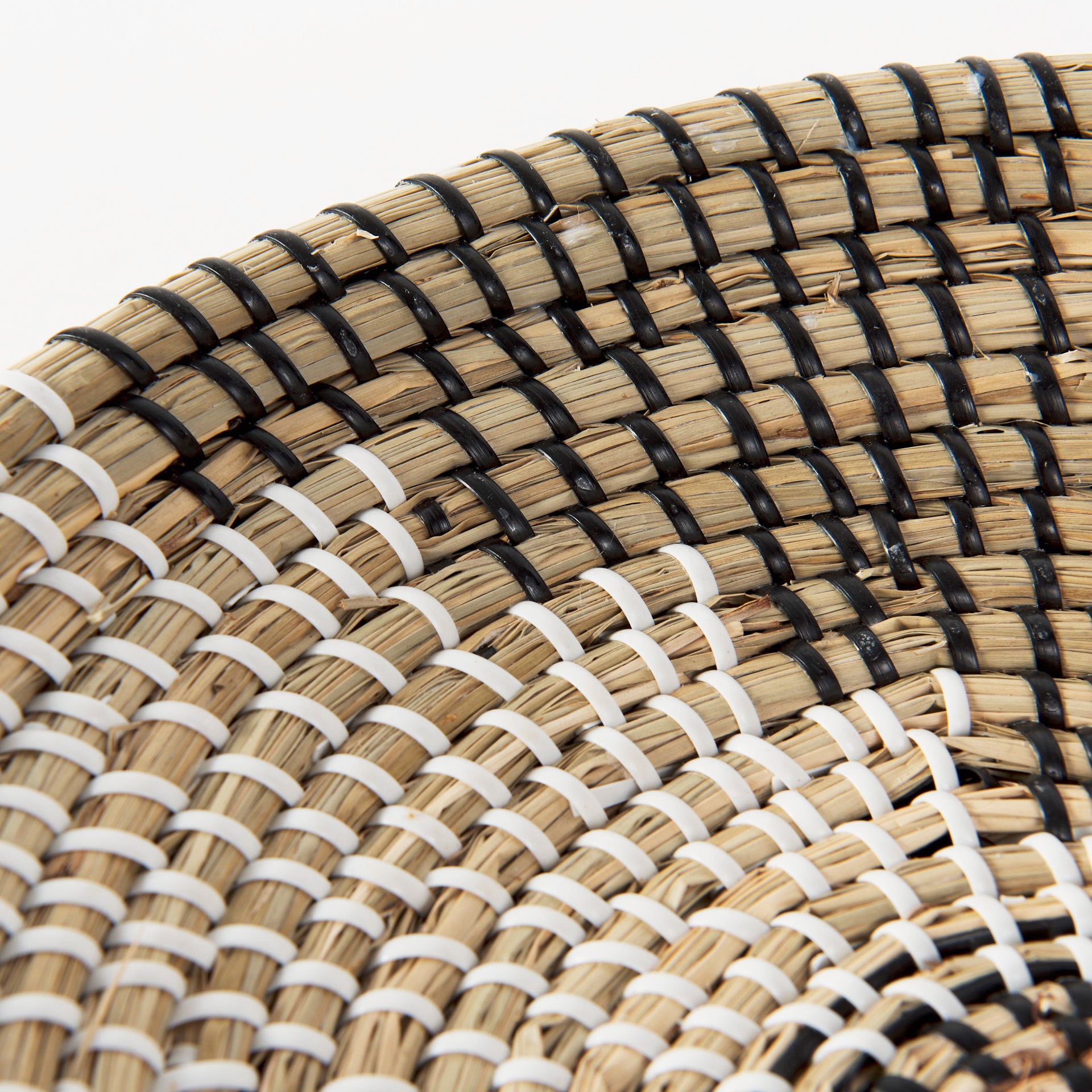 Luna Seagrass Round Hanging Plate-thumbmail-6