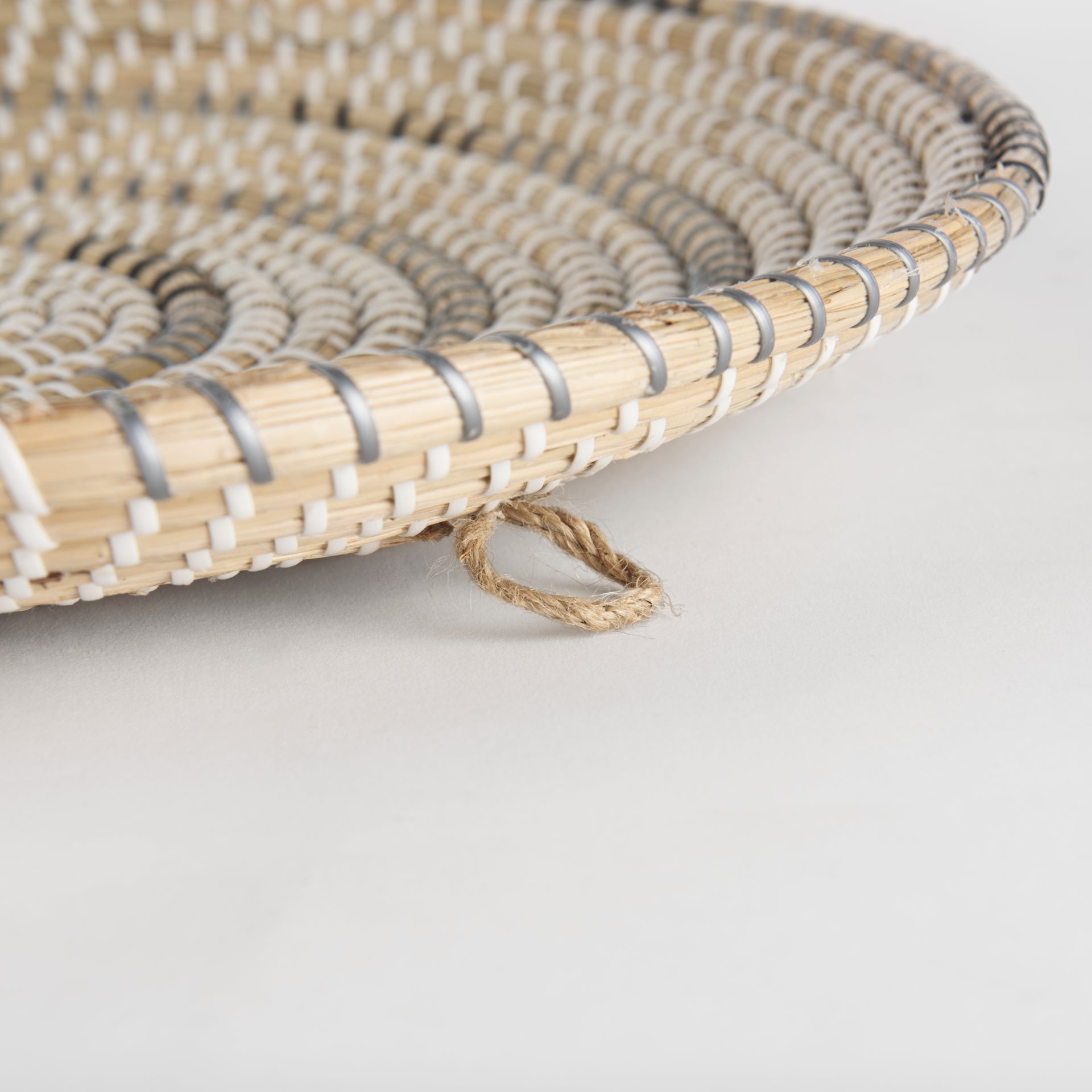 Avel String Round Hanging Plate-thumbmail-8