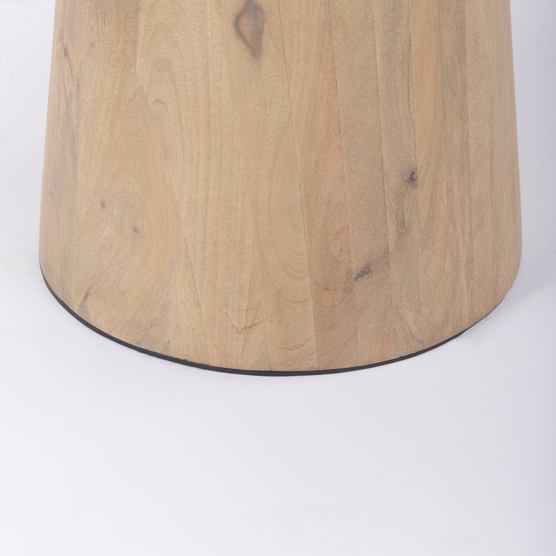 Maxwell 32" Round White Marble Bistro Table