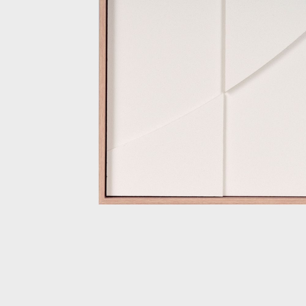 Xunia II, Shadow Box