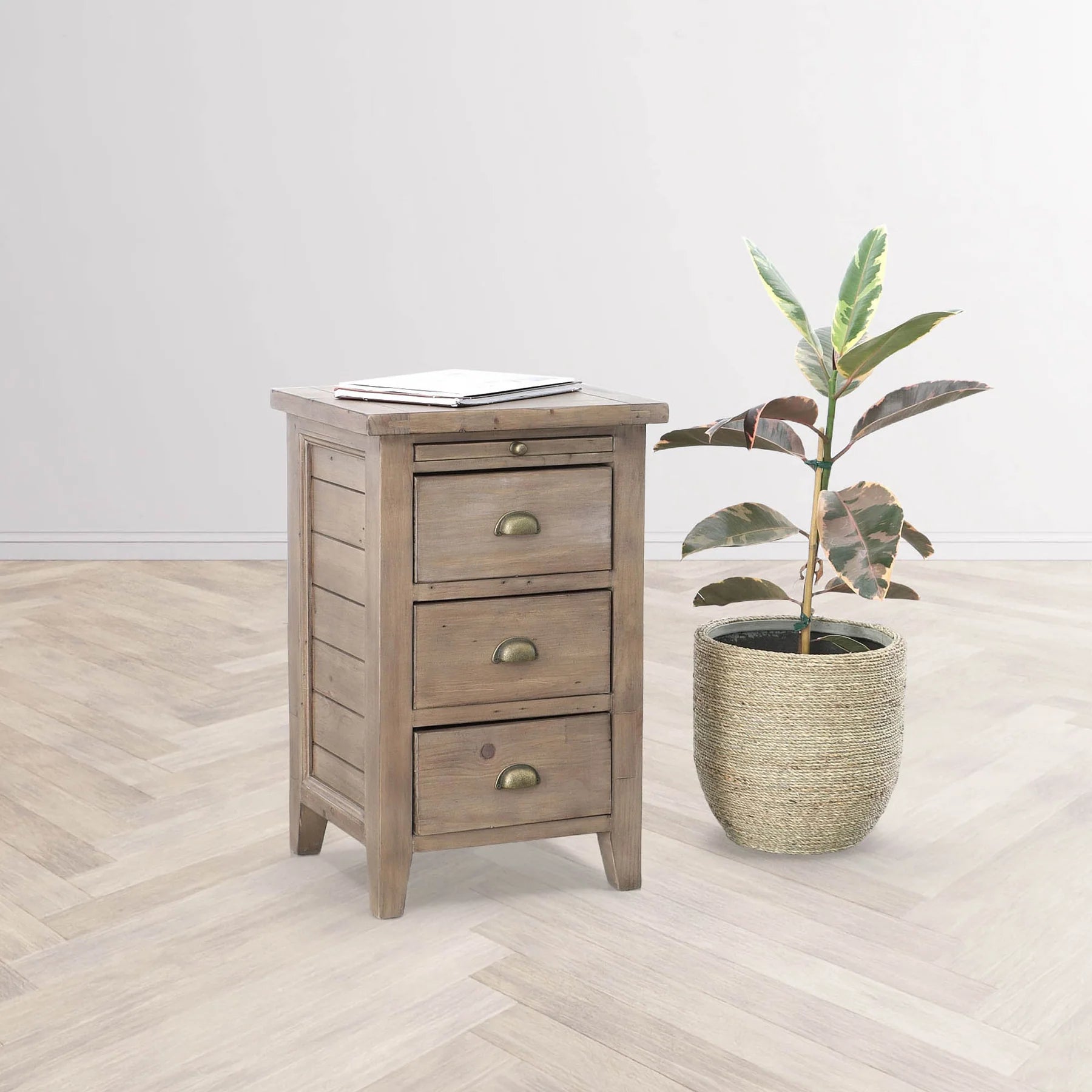 Irish Coast 3 Drw Nightstand - Sundried