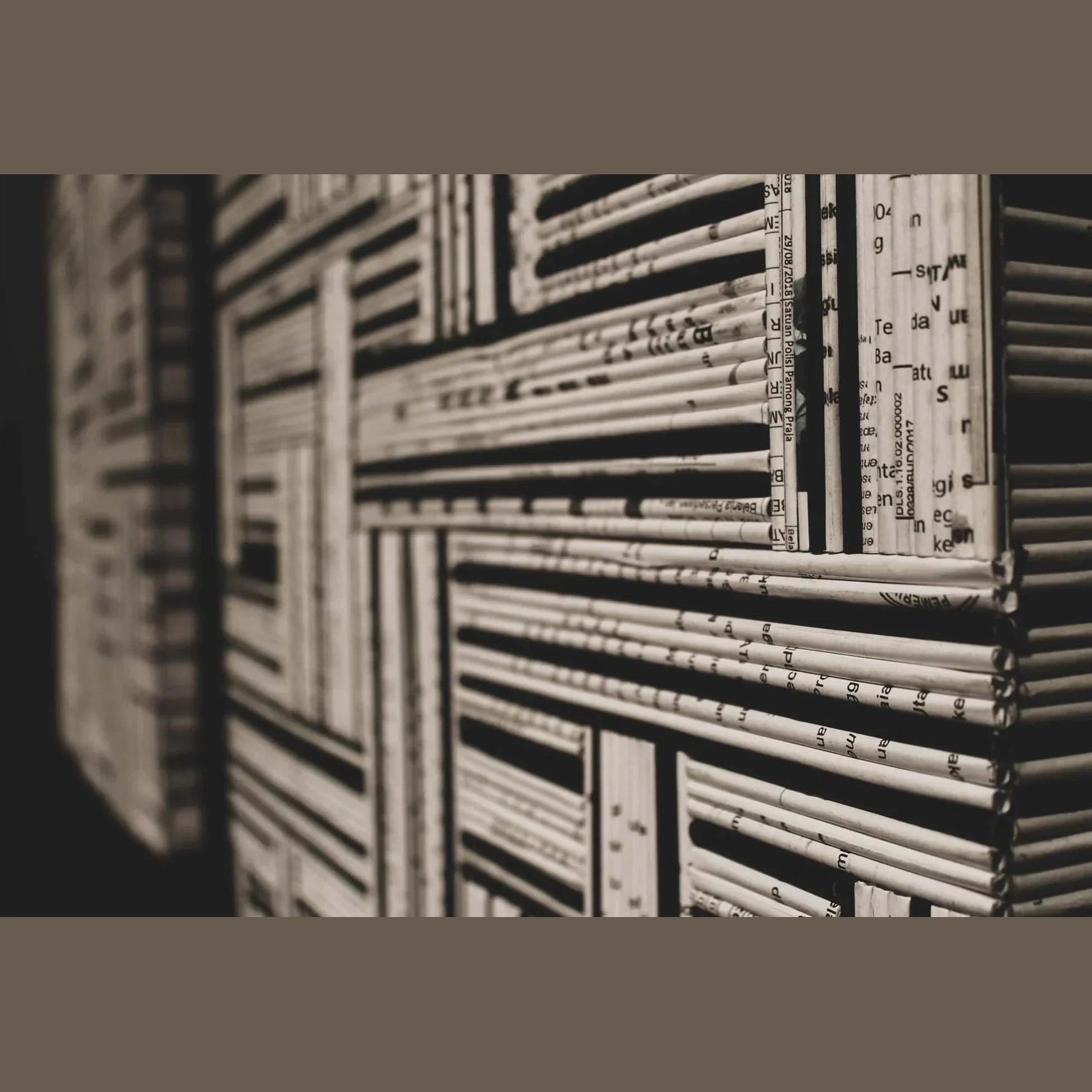 D-Bodhi Wall Deco - Black & White 24"