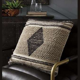 Ricker Pillow (4/CS)