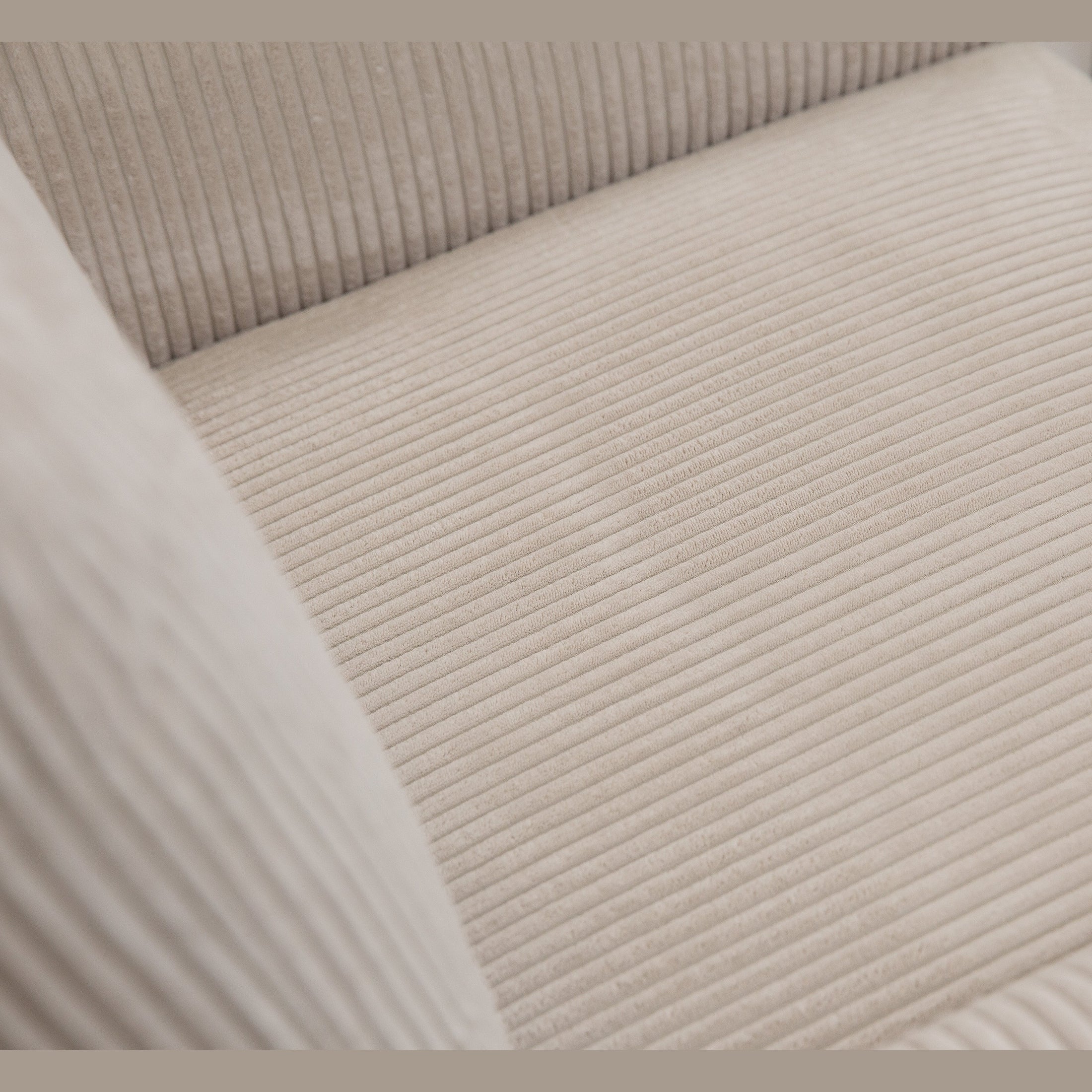 Vorda Fabric Chair