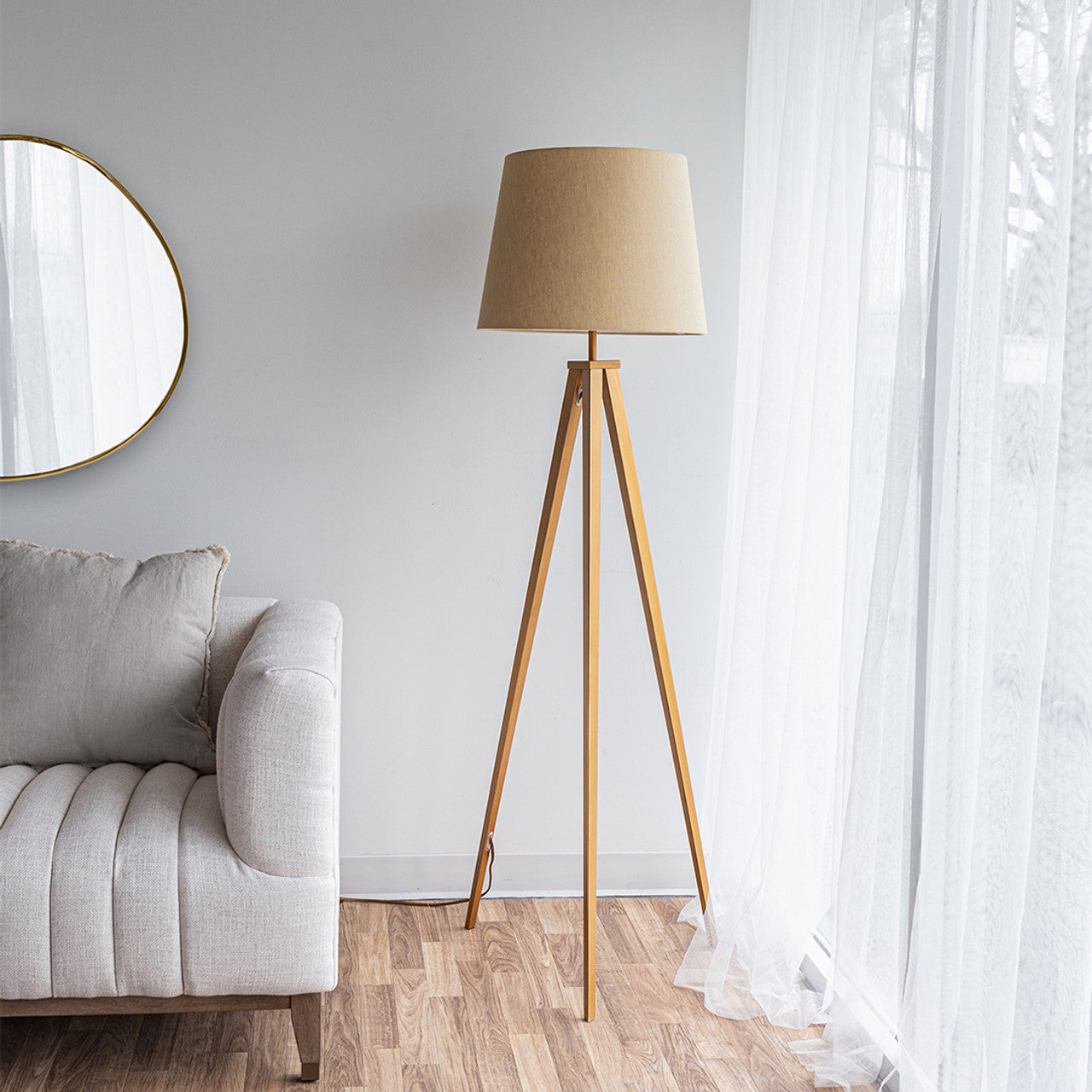 Nixon Floor Lamp - Gold.