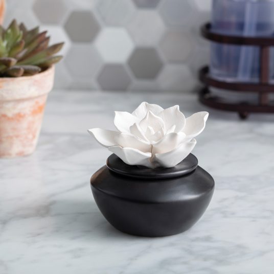 Gardenia Porcelain Passive Diffuser