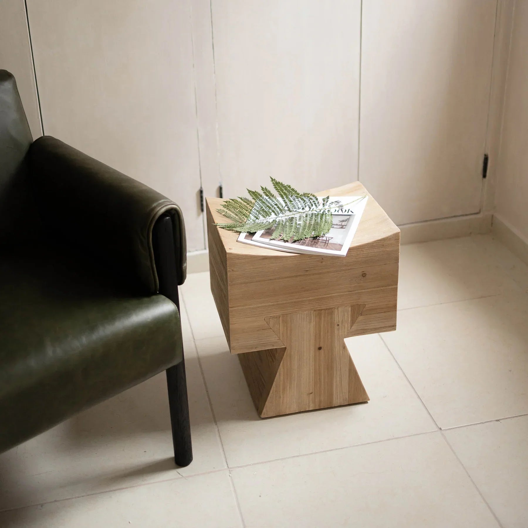 Pieta Stool-thumbmail-4
