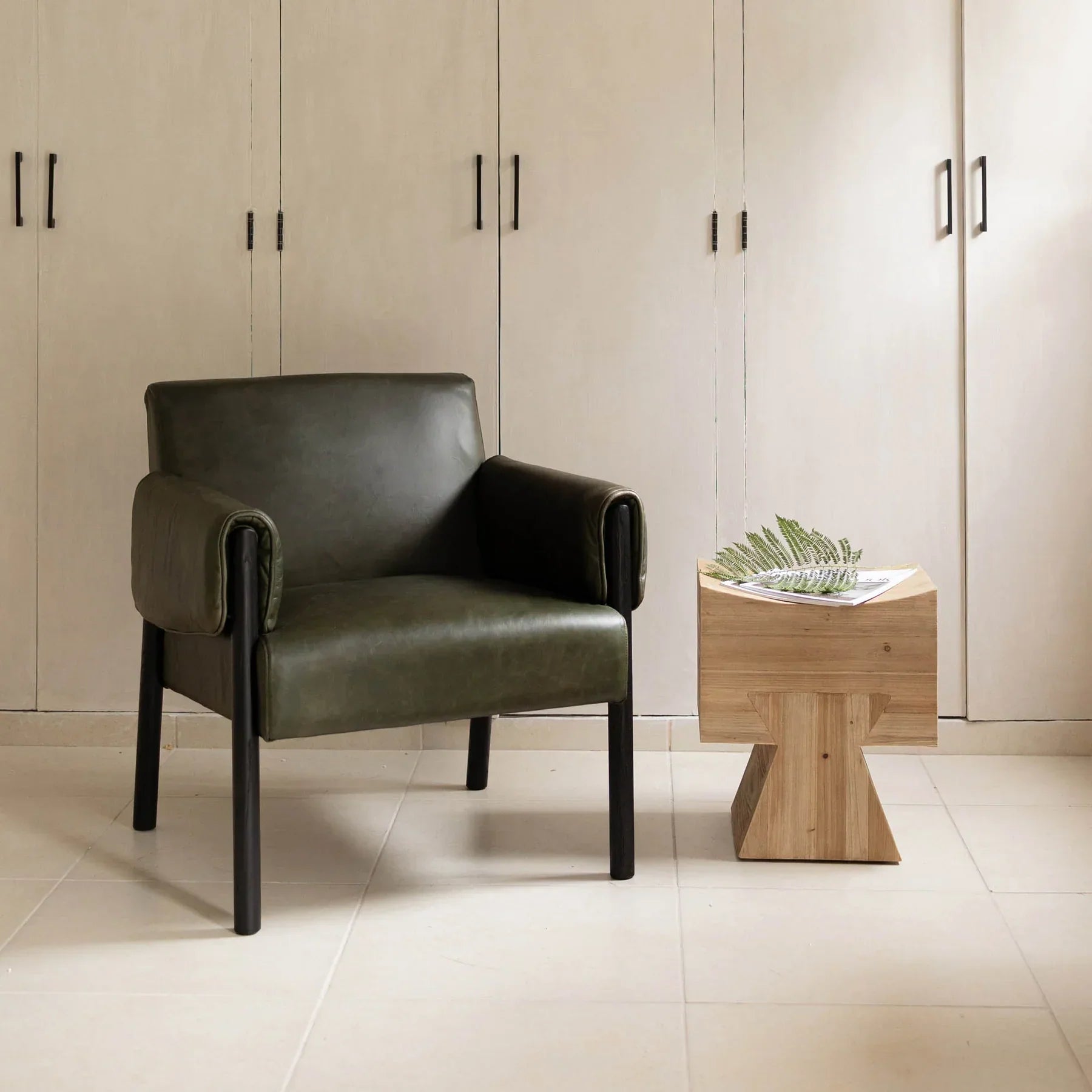 Pieta Stool-thumbmail-2