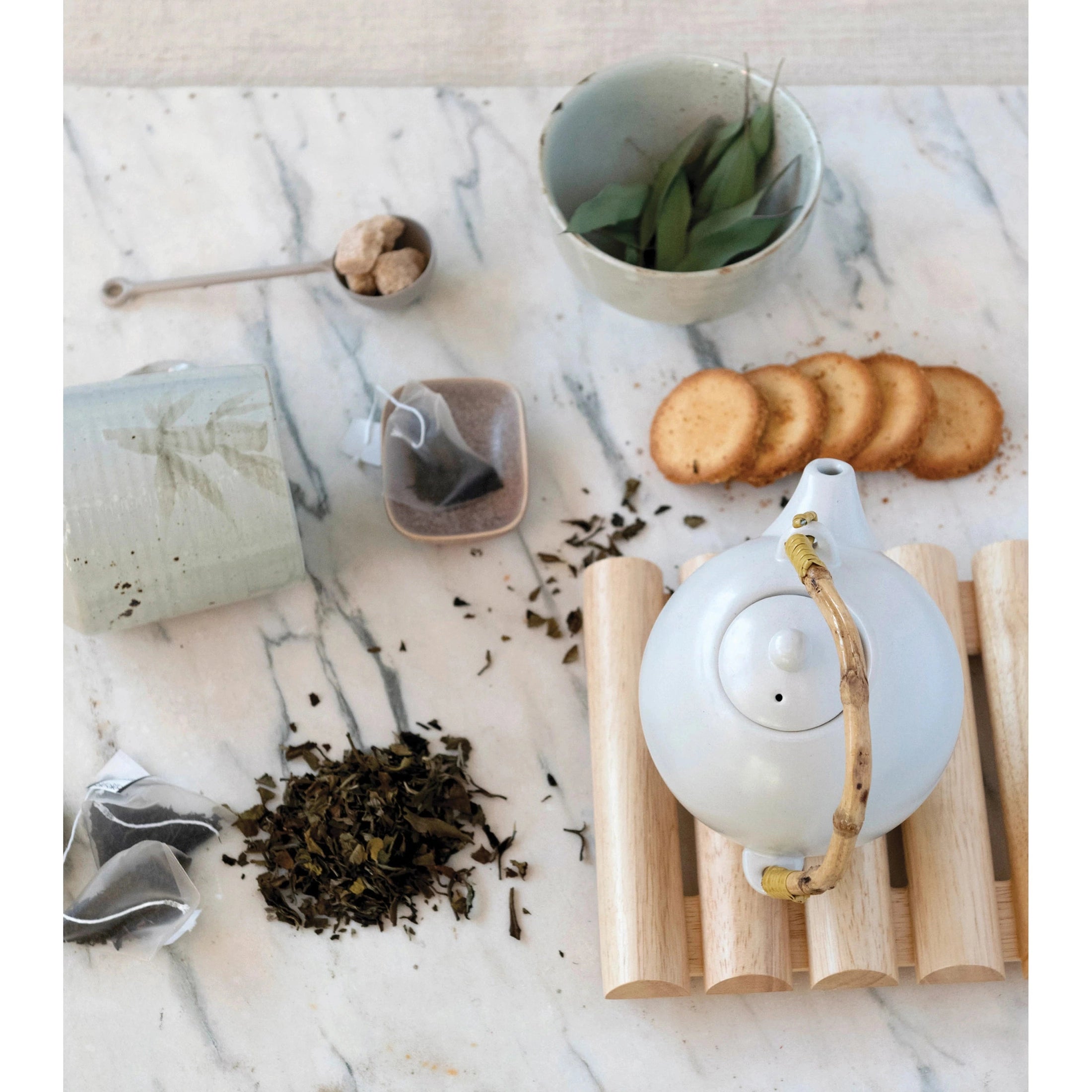 Stoneware Teapot with Bamboo Handle and Strainer