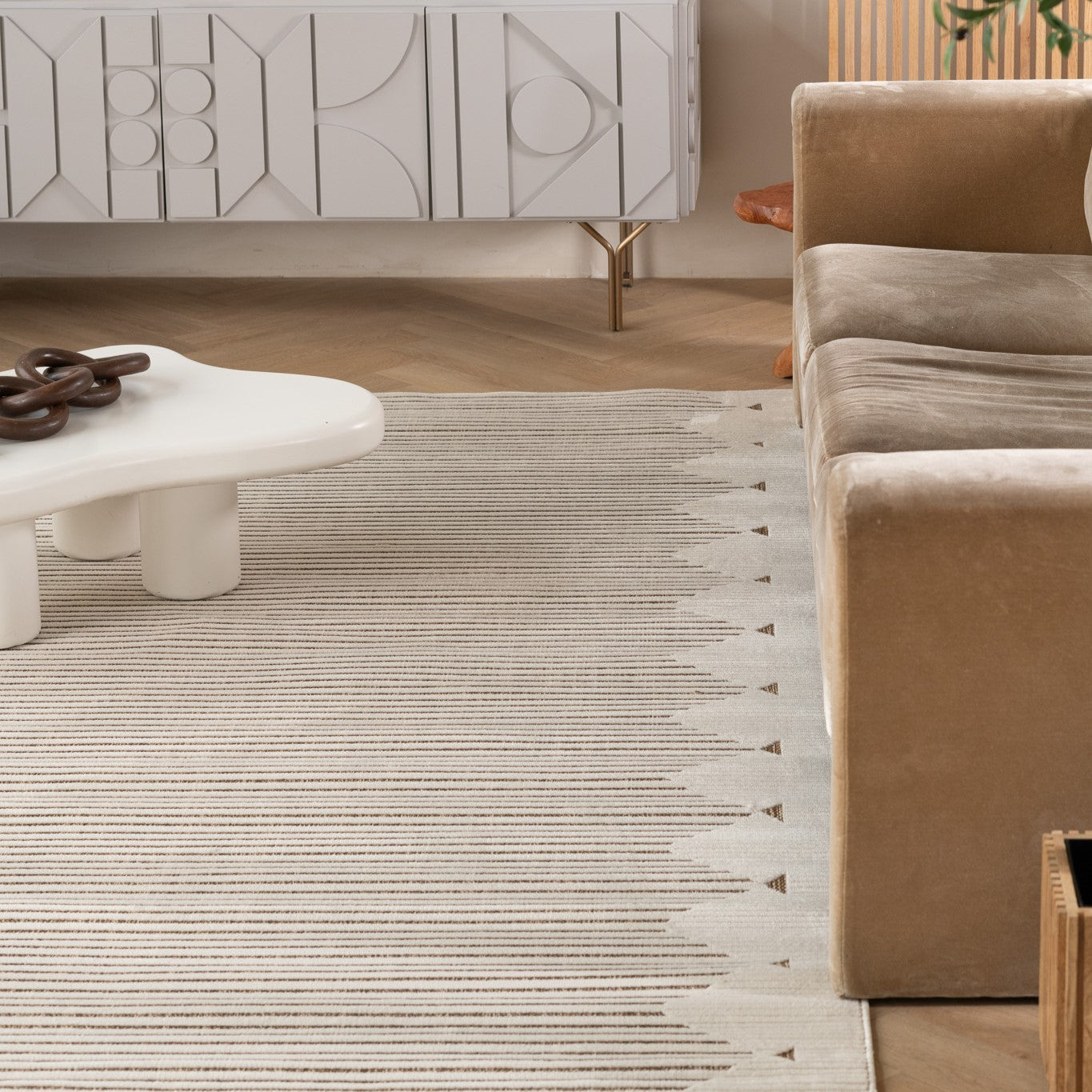 Aurora Beige Tribal Stripe Rug – 5 x 7'-thumbmail-3