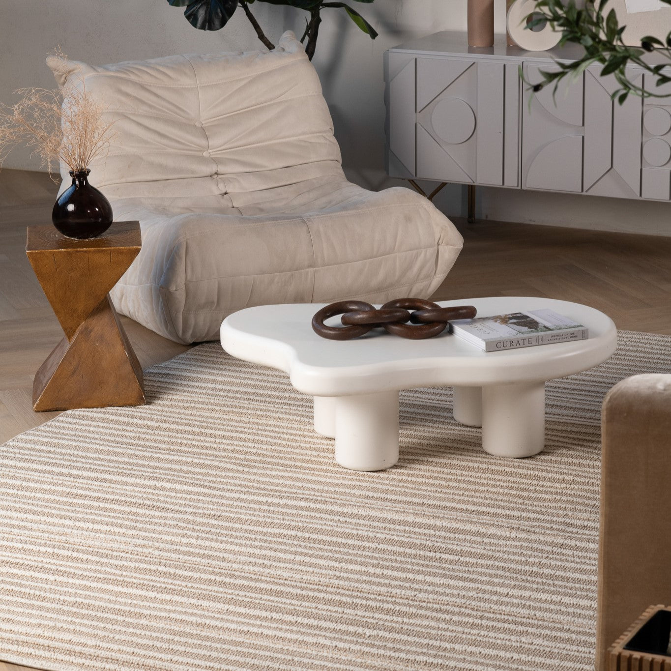 Utopia Cream Ornate Distressed Area Rug