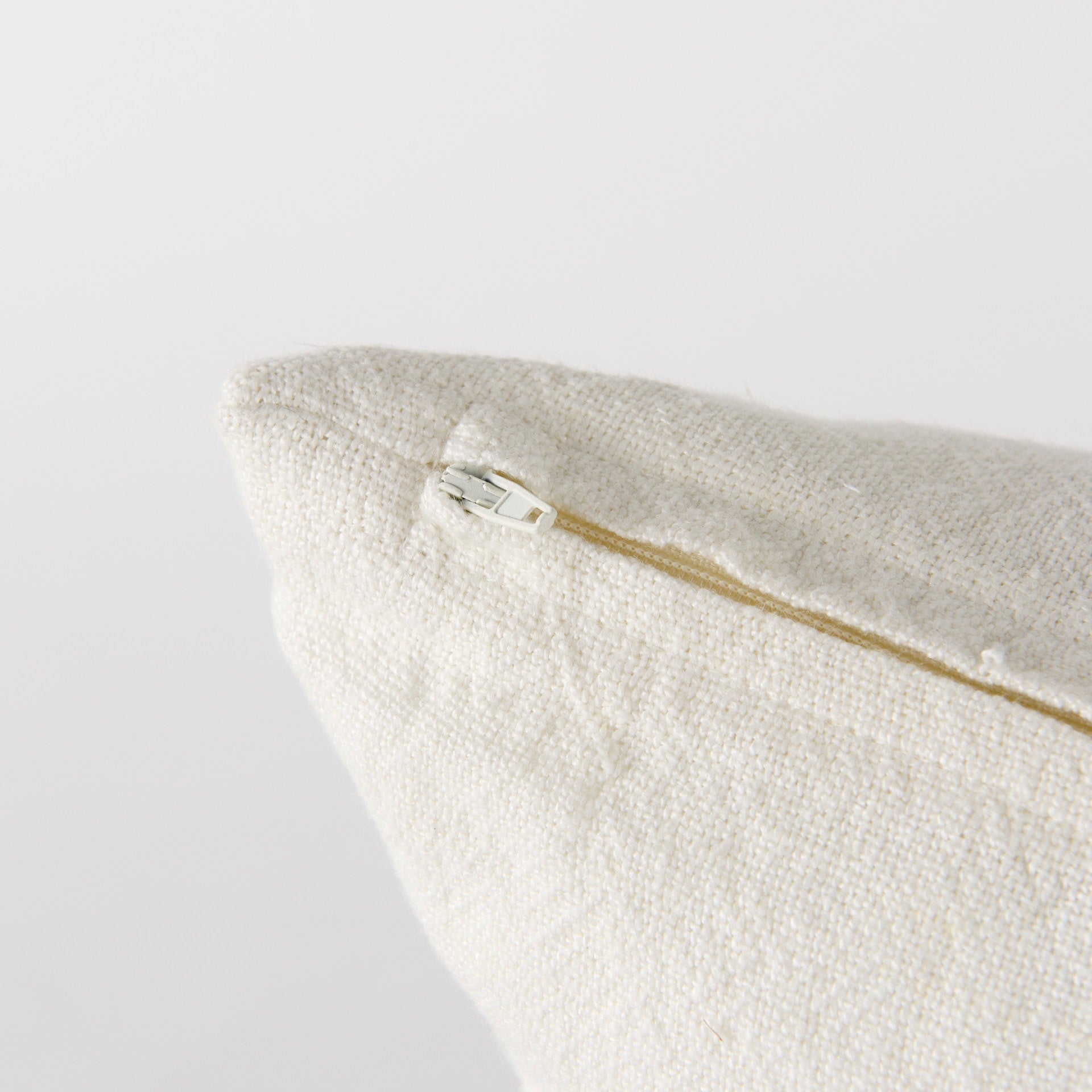 Cream/Gray Fabric | 18x18_0