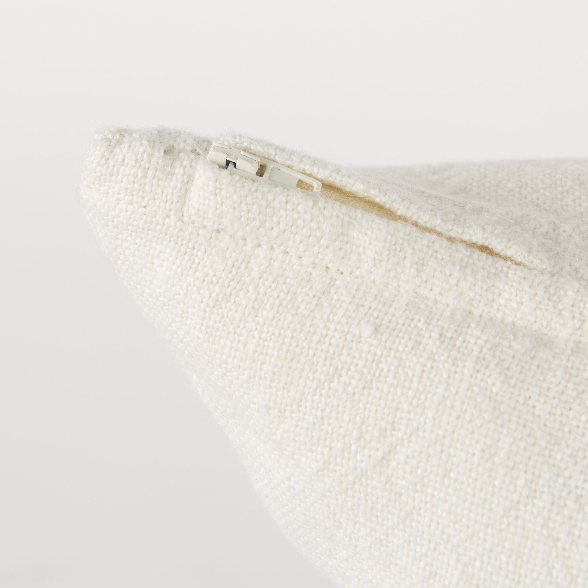 Cream/Gray Fabric | 18x18_0