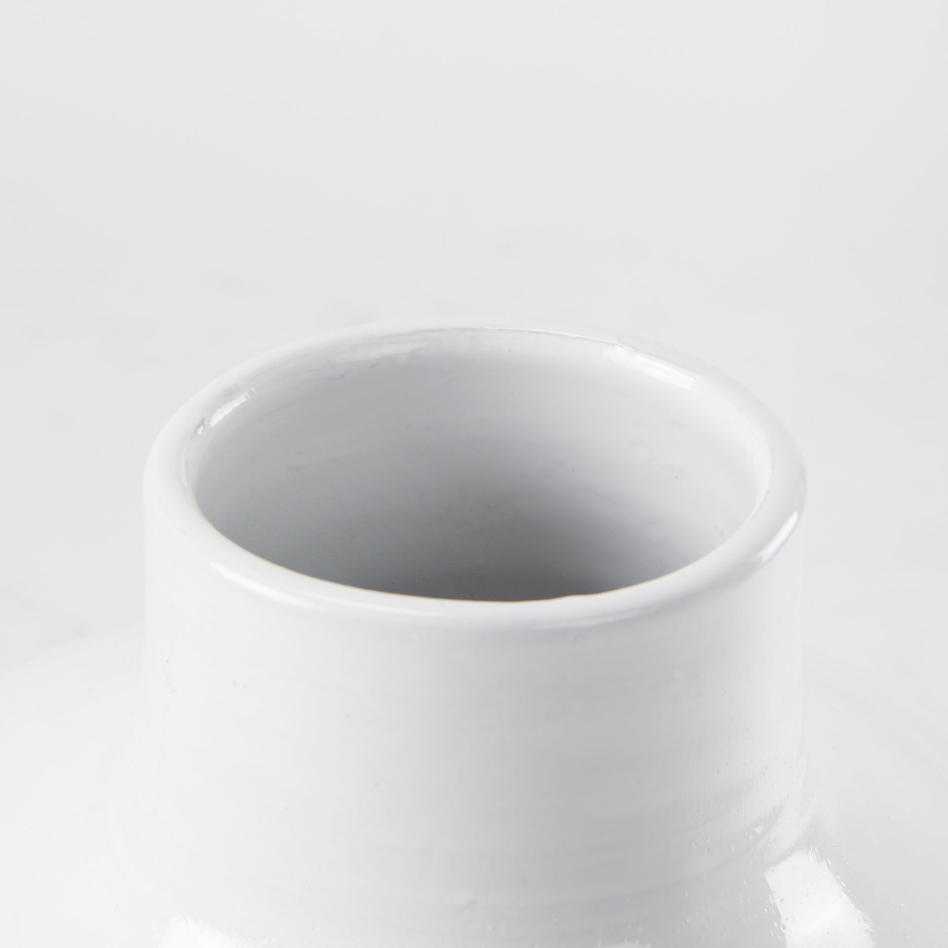 White and Beige Ceramic | 24.4H_4
