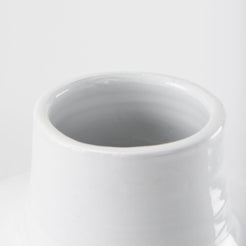 White and Beige Ceramic | 31.9H_4