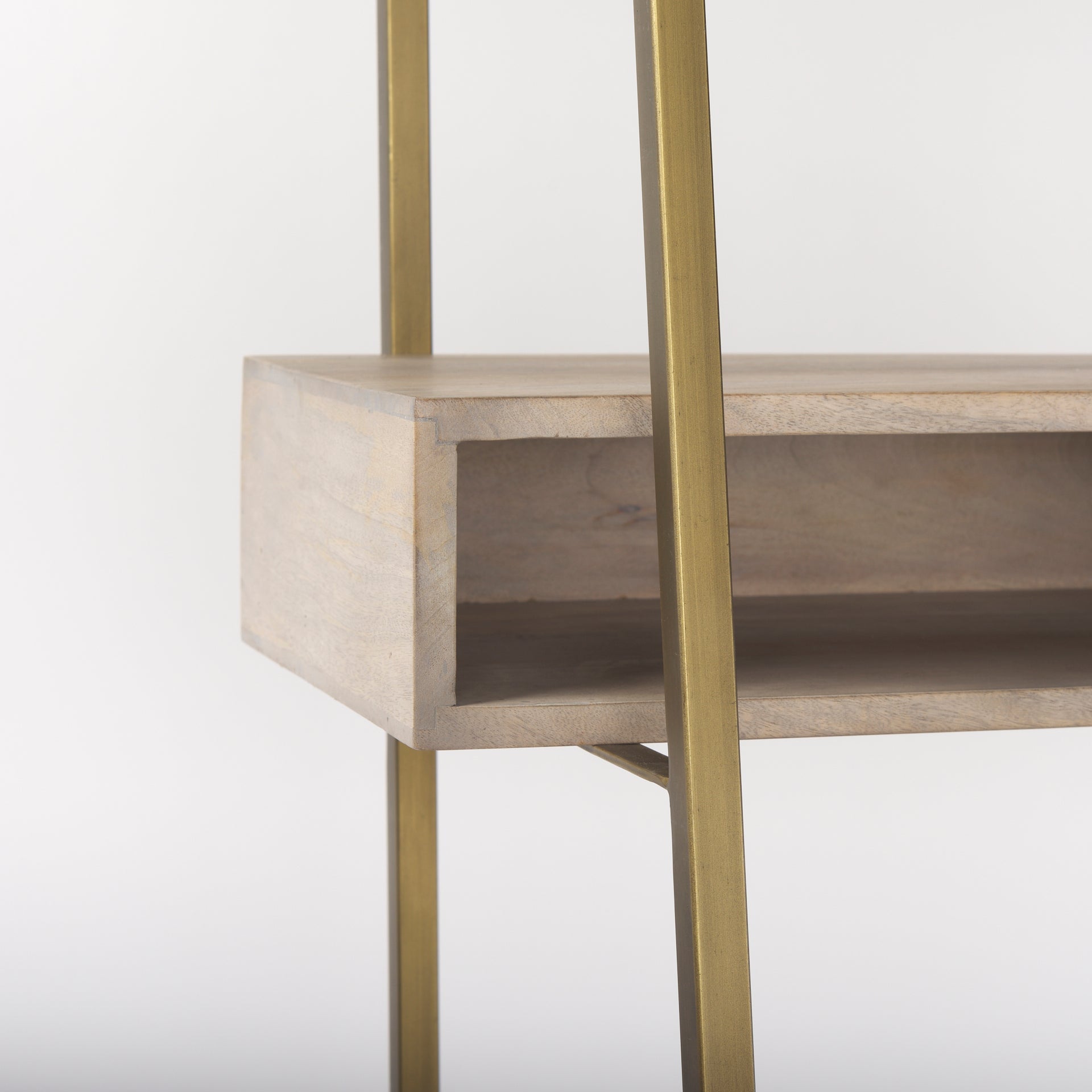 Light Brown Wood | Gold Metal_0