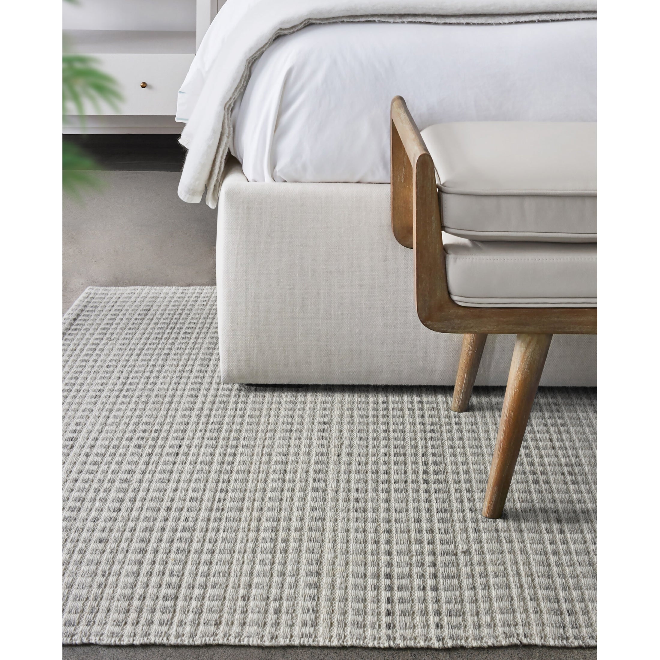 Caddie Handwoven Woolen Rug - Ivory/grey