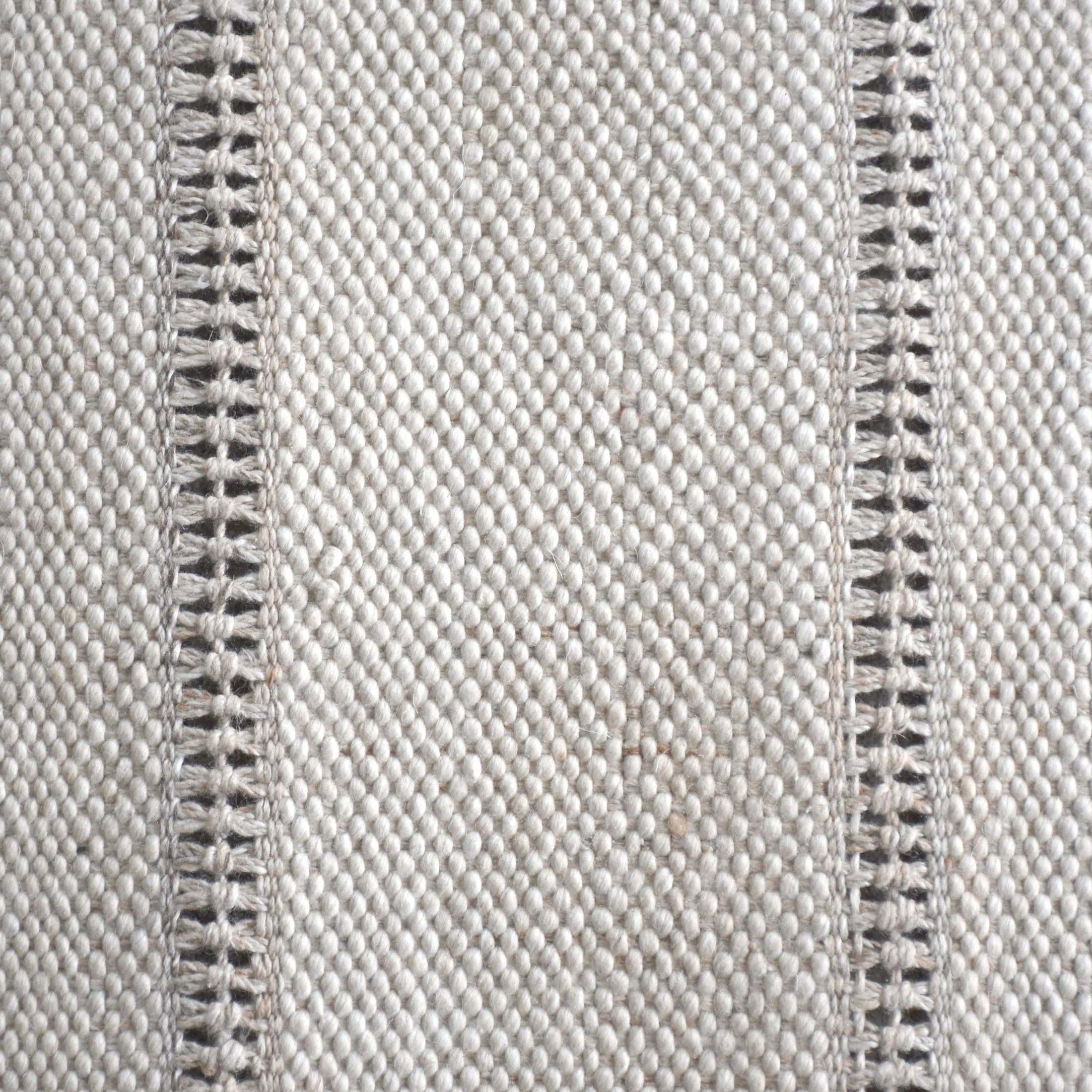 Hallshire Handwoven Rug Of Manmade Fibres - Beige
